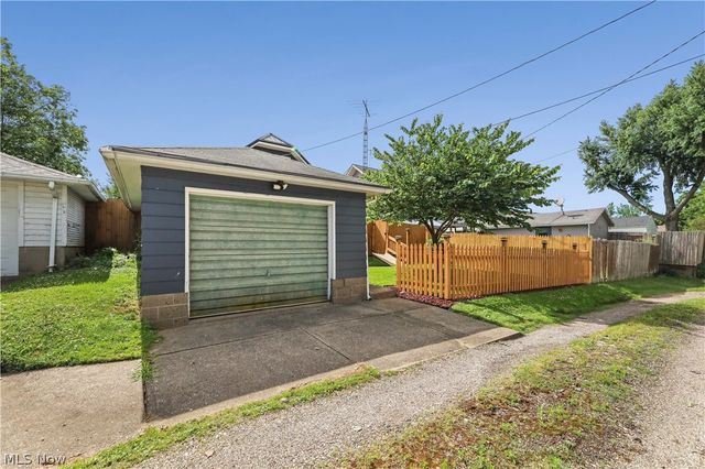 2128 S Freedom Avenue, Alliance, OH 44601