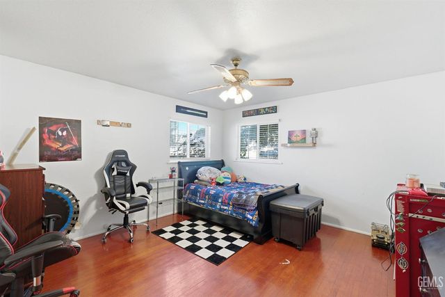 325 Circle Drive, Bakersfield, CA 93308