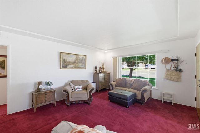 325 Circle Drive, Bakersfield, CA 93308