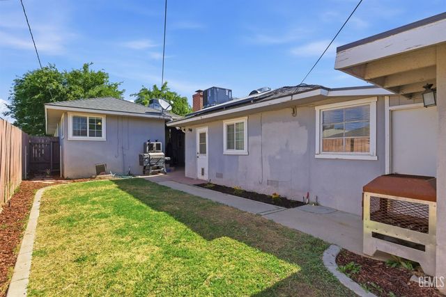 325 Circle Drive, Bakersfield, CA 93308