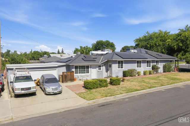 325 Circle Drive, Bakersfield, CA 93308