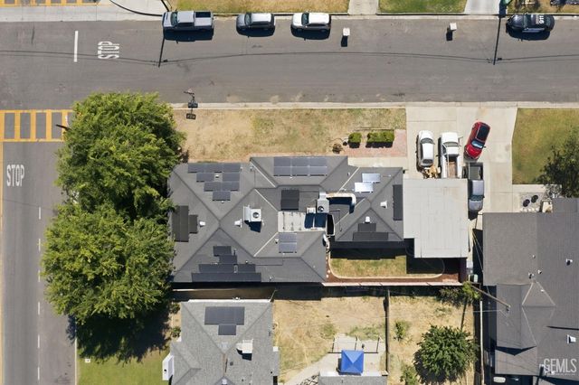 325 Circle Drive, Bakersfield, CA 93308