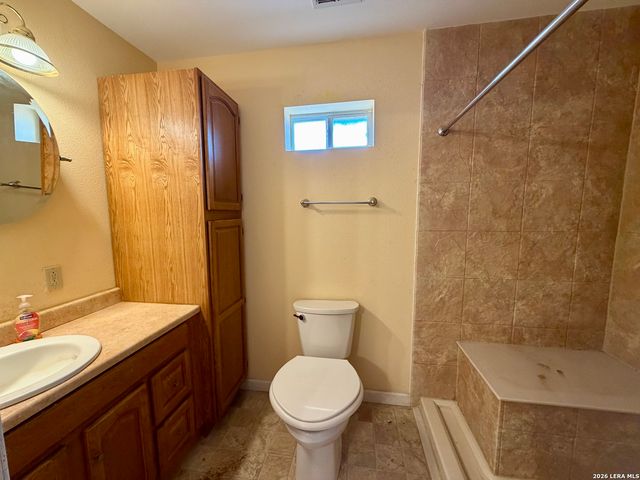 1550 County Road 300, Jourdanton, TX 78026