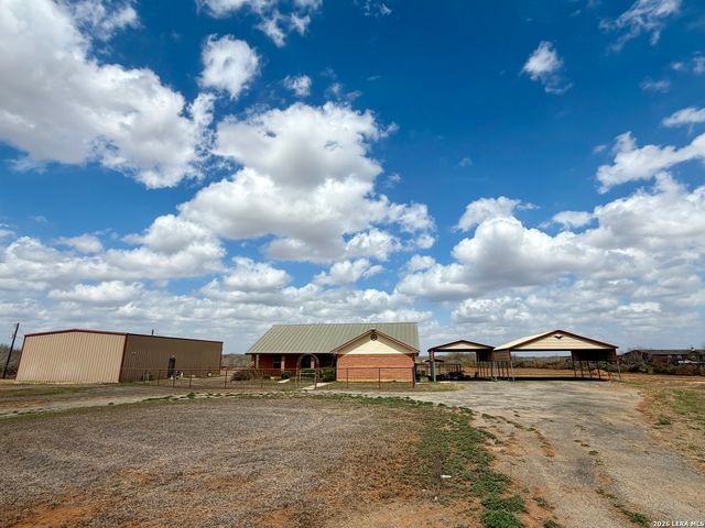 1550 County Road 300, Jourdanton, TX 78026