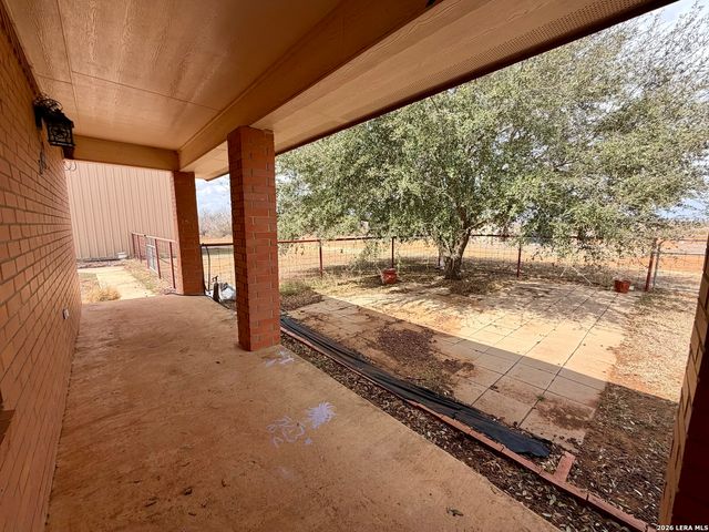 1550 County Road 300, Jourdanton, TX 78026