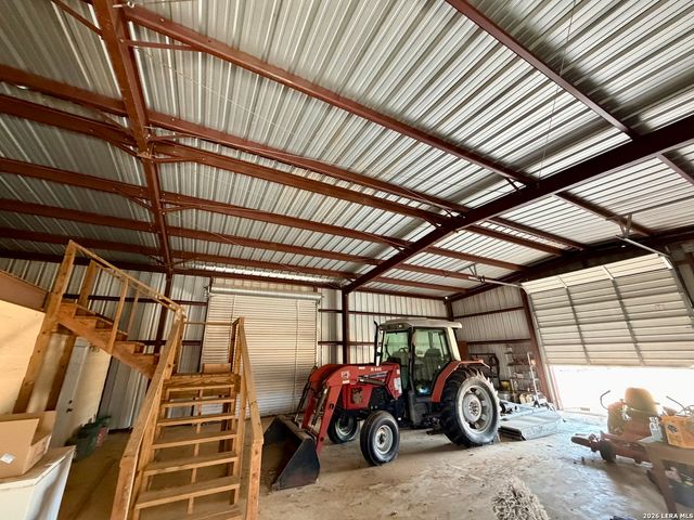 1550 County Road 300, Jourdanton, TX 78026