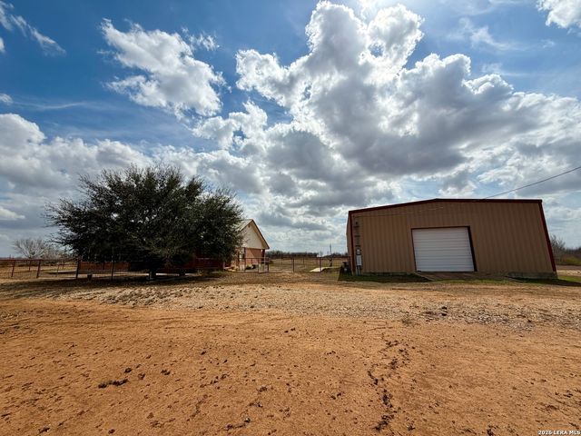 1550 County Road 300, Jourdanton, TX 78026