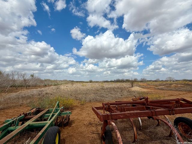 1550 County Road 300, Jourdanton, TX 78026