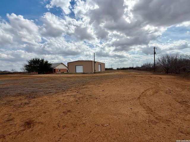 1550 County Road 300, Jourdanton, TX 78026