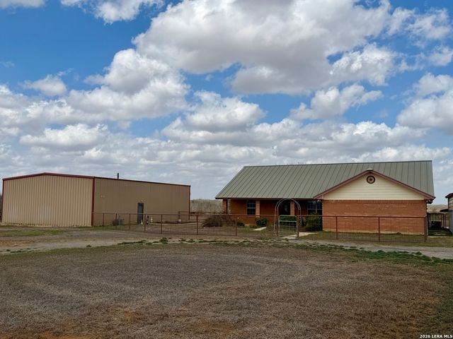 1550 County Road 300, Jourdanton, TX 78026