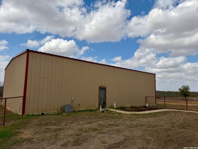 1550 County Road 300, Jourdanton, TX 78026
