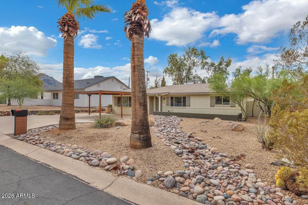 1445 E EL CAMINO Drive, Phoenix, AZ 85020 — photo 2