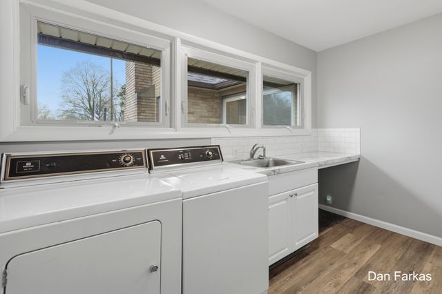 3322 Burlingame Avenue Sw, City Of Wyoming, MI 49509