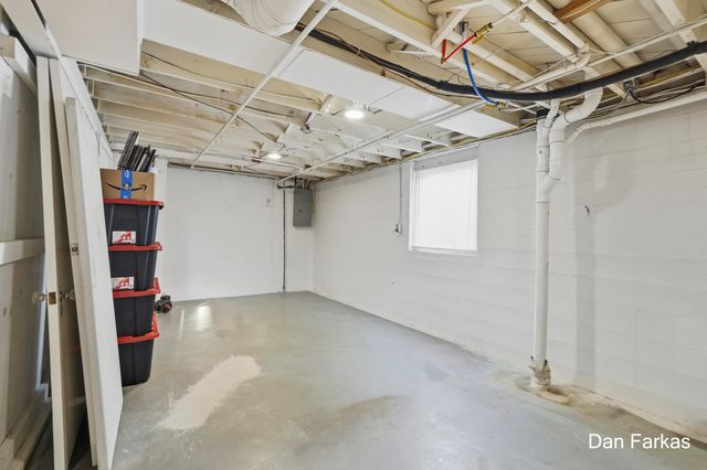 3322 Burlingame Avenue Sw, City Of Wyoming, MI 49509