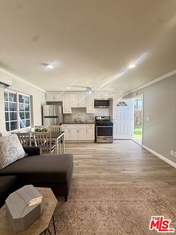 18002 Collins Street, Encino, CA 91316