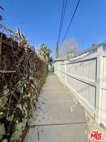 18002 Collins Street, Encino, CA 91316