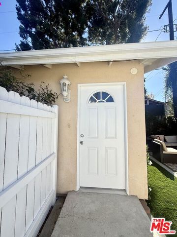 18002 Collins Street, Encino, CA 91316