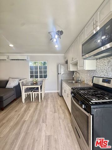 18002 Collins Street, Encino, CA 91316