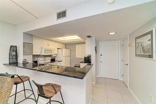1257 S PORTOFINO DRIVE 104, Sarasota, FL 34242