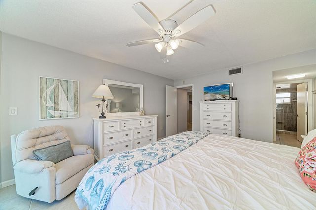 1257 S PORTOFINO DRIVE 104, Sarasota, FL 34242