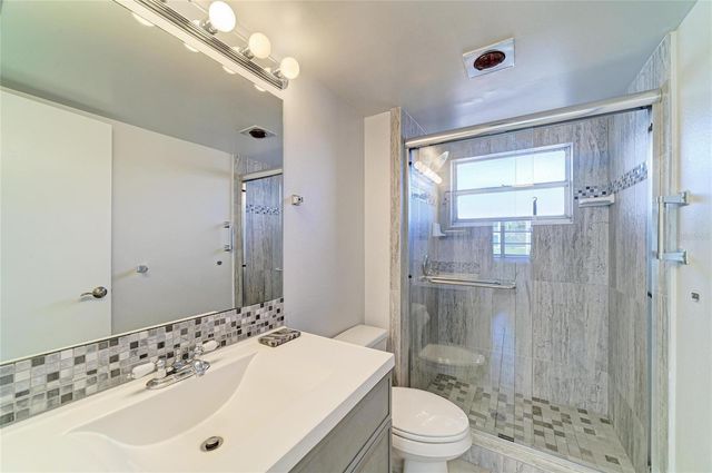 1257 S PORTOFINO DRIVE 104, Sarasota, FL 34242