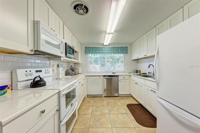 1257 S PORTOFINO DRIVE 104, Sarasota, FL 34242