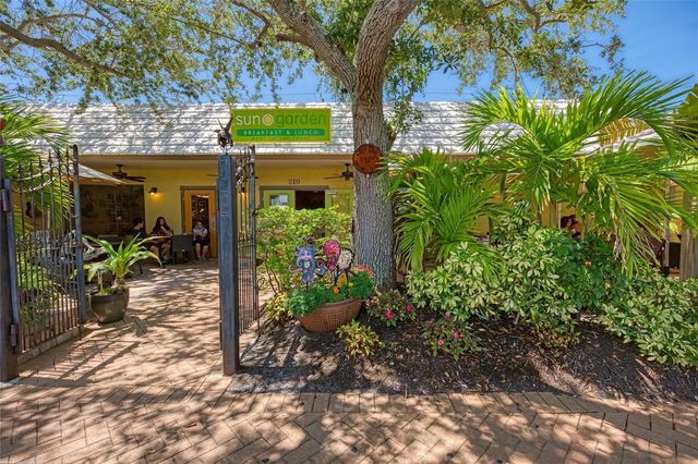 1257 S PORTOFINO DRIVE 104, Sarasota, FL 34242