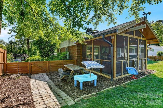 84 Far Hills Terrace, Brevard, NC 28712