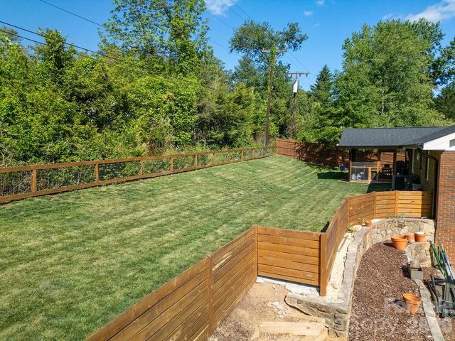 84 Far Hills Terrace, Brevard, NC 28712