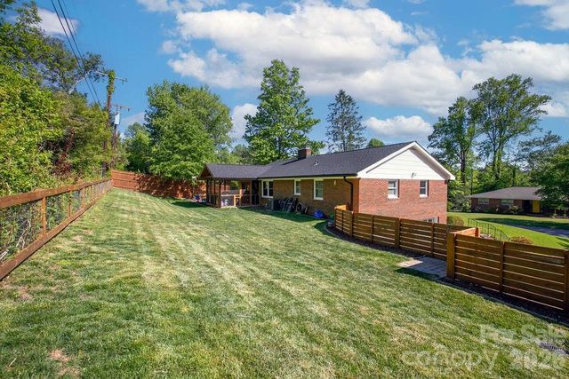 84 Far Hills Terrace, Brevard, NC 28712