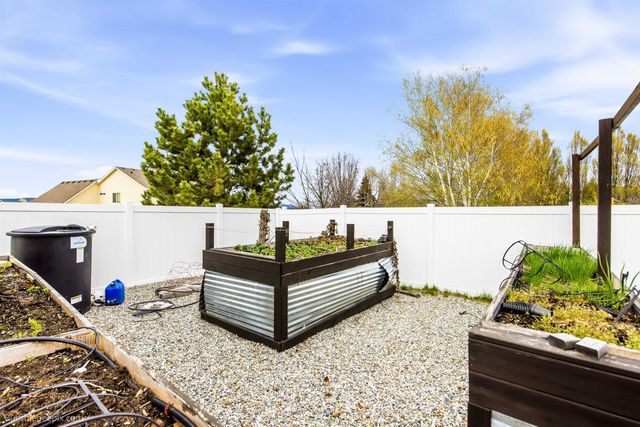 17205 E Morningside Ln, Spokane, WA 99016