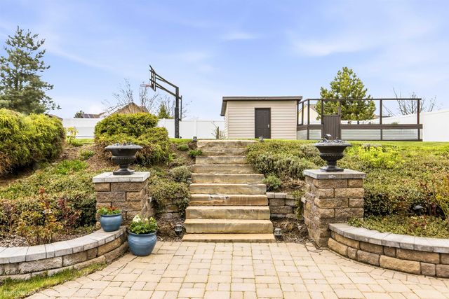 17205 E Morningside Ln, Spokane, WA 99016