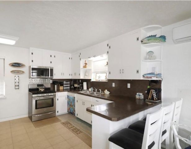 6004 Avenue T, Galveston, TX 77551