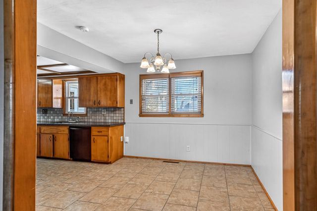 1650 S Saint Charles Avenue, Springfield, MO 65804