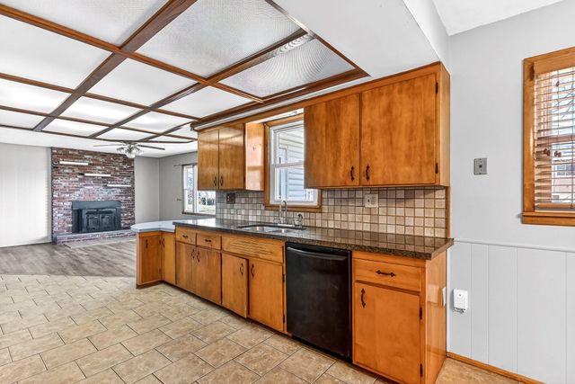 1650 S Saint Charles Avenue, Springfield, MO 65804