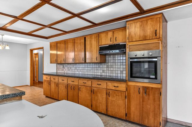 1650 S Saint Charles Avenue, Springfield, MO 65804