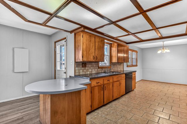 1650 S Saint Charles Avenue, Springfield, MO 65804