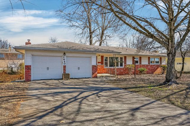 1650 S Saint Charles Avenue, Springfield, MO 65804
