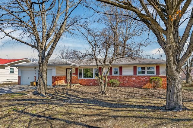 1650 S Saint Charles Avenue, Springfield, MO 65804