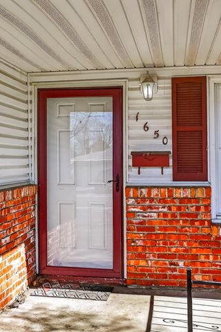 1650 S Saint Charles Avenue, Springfield, MO 65804