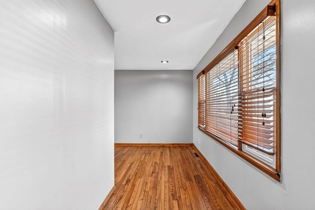 1650 S Saint Charles Avenue, Springfield, MO 65804