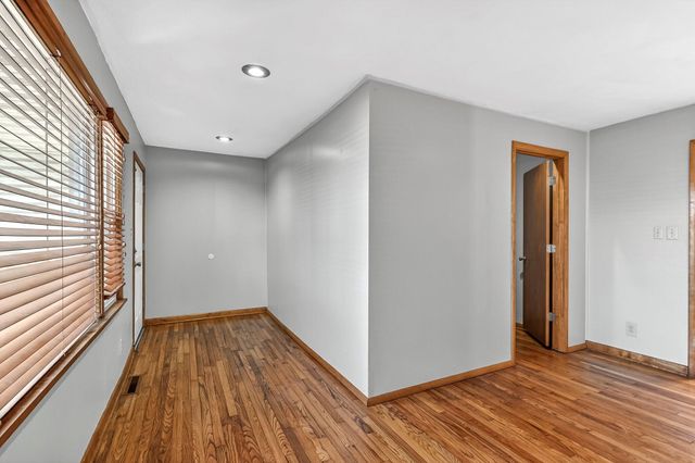 1650 S Saint Charles Avenue, Springfield, MO 65804