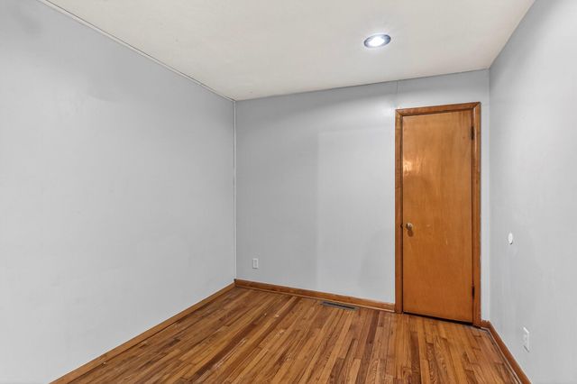 1650 S Saint Charles Avenue, Springfield, MO 65804