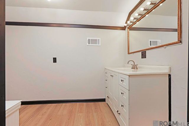 1897 Erlanger Dr, Baton Rouge, LA 70816