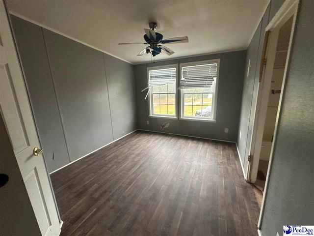 1133 Hoffman Rd, Hartsville, SC 29550