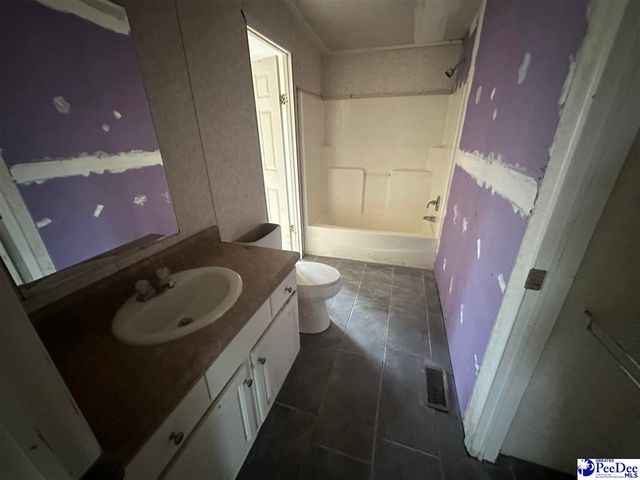 1133 Hoffman Rd, Hartsville, SC 29550