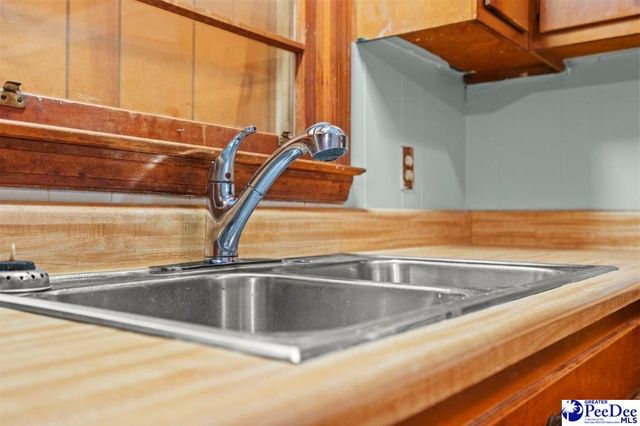 2101 W McCown Drive, Florence, SC 29501