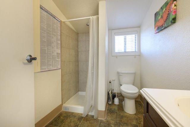2690 Victor Avenue, Redding, CA 96002
