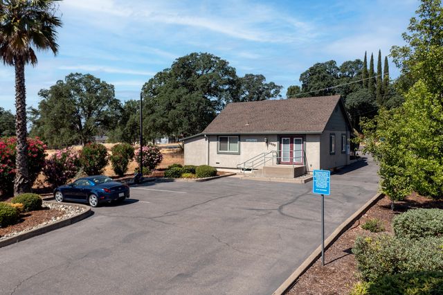 2690 Victor Avenue, Redding, CA 96002