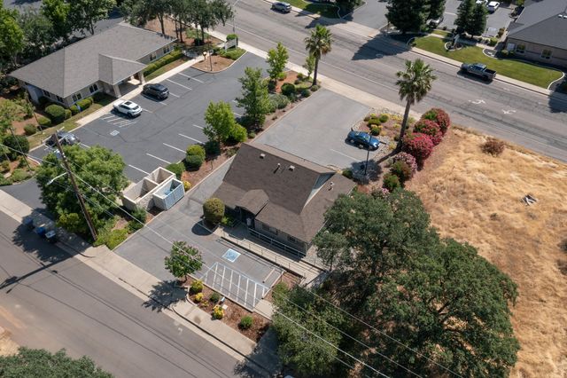 2690 Victor Avenue, Redding, CA 96002